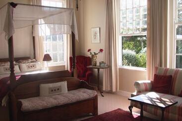 پانسیون Die Waenhuis Guest House