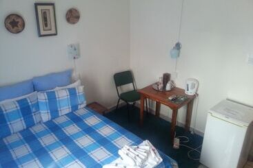پانسیون Liya Guest Lodge