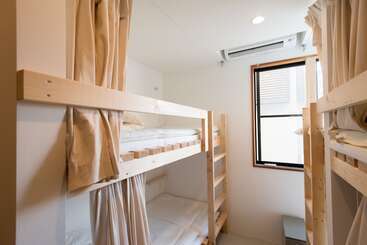 Plumhostel
