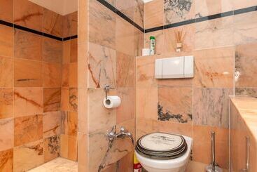 تختخواب و صبحانه Crown Guesthouse Amsterdam