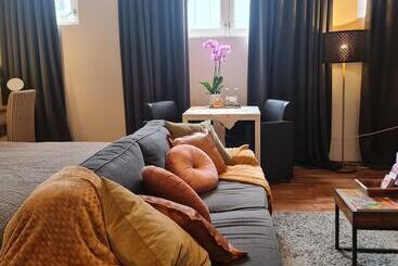 تختخواب و صبحانه Crown Guesthouse Amsterdam