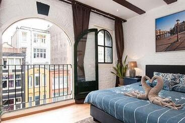 تختخواب و صبحانه Crown Guesthouse Amsterdam