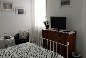 تختخواب و صبحانه Venice Home