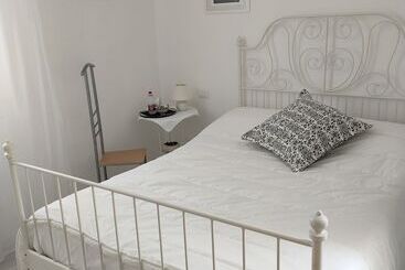 تختخواب و صبحانه Venice Home