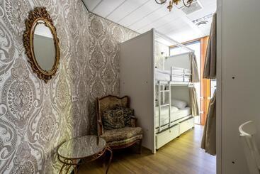 Hostelle   Women Only Hostel Amsterdam