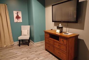 هتل Natchez Manor Bed & Breakfast