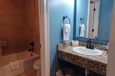 هتل Natchez Manor Bed & Breakfast
