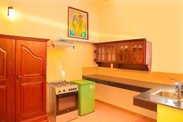 هتل Prince Villa
