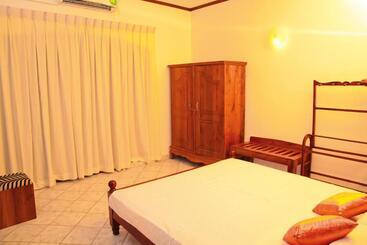 هتل Prince Villa