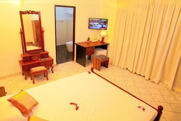 هتل Prince Villa