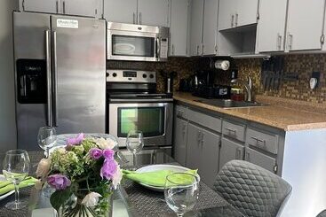 Sheridan Suites Apartments
