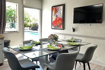 Sheridan Suites Apartments