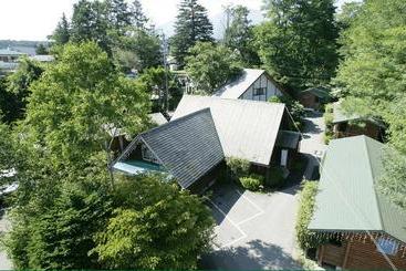 Cottage Inn Logcabin