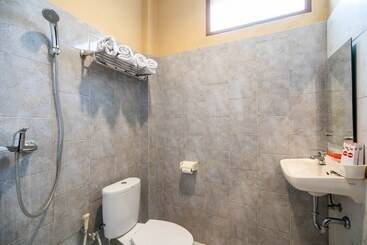 هتل Capital O 612 Dante Guesthouse