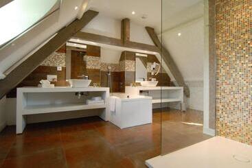 هتل Domaine De Bayeux