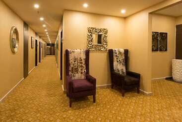 هتل Golden Tulip Salt Lake City Kolkata