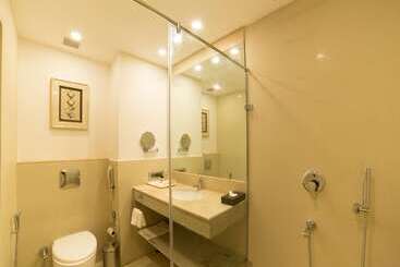 هتل Golden Tulip Salt Lake City Kolkata