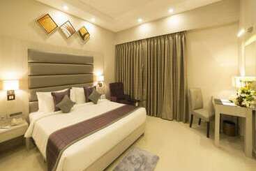 هتل Golden Tulip Salt Lake City Kolkata