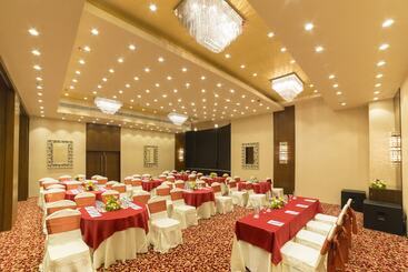 هتل Golden Tulip Salt Lake City Kolkata