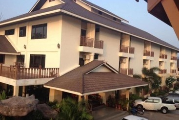 בית מלון כפרי Huaymuang Apartment