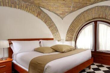 هتل Roma Resort Termini