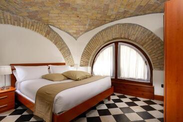 هتل Roma Resort Termini