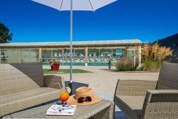 استراحتگاه Domaine De Port Aux Rocs