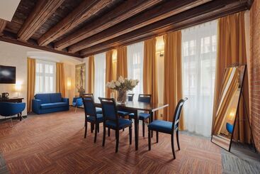 هتل Palazzo Rosso Old Town