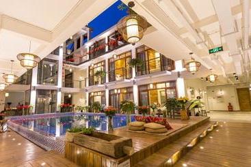 هتل Zhangjiajie Maosao Inn