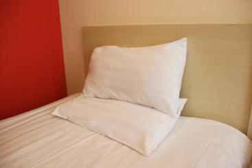 Starway Hotel Yangjiaping Wanxiang City