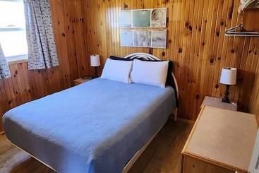 Cavendish Bosom Buddies Cottage Resort