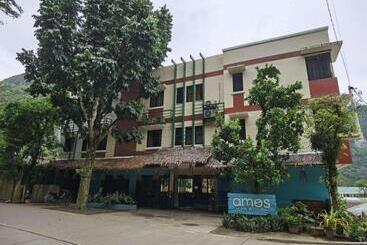 Amos Pili Tree Inn Powered By Cocotel