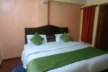 בית מלון כפרי Goroomgo Chand Regency Nainital