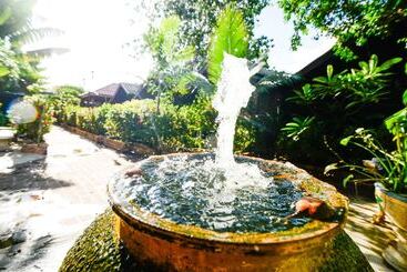 تختخواب و صبحانه Nid's Bungalows