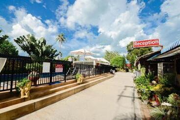 تختخواب و صبحانه Nid's Bungalows
