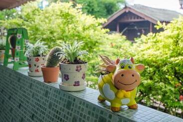 تختخواب و صبحانه Nid's Bungalows