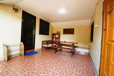 تختخواب و صبحانه Nid's Bungalows