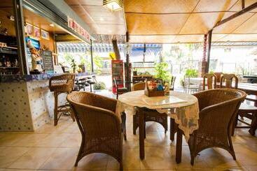 تختخواب و صبحانه Nid's Bungalows