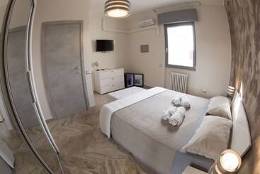 تختخواب و صبحانه Penthouse Station Luxury Apts Le Dimore