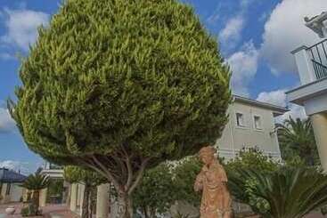 Garbis Villas & Apartments