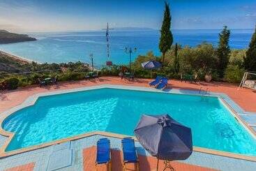 Garbis Villas & Apartments
