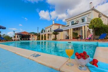 Garbis Villas & Apartments
