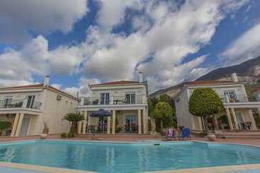 Garbis Villas & Apartments
