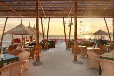 هتل Pinkcoco Gili Trawangan   Constant Surprises   For Cool Adults Only