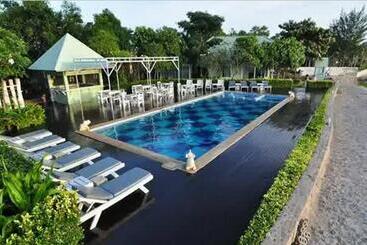 هتل Sea Sky Resort
