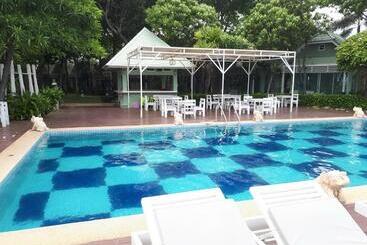 هتل Sea Sky Resort