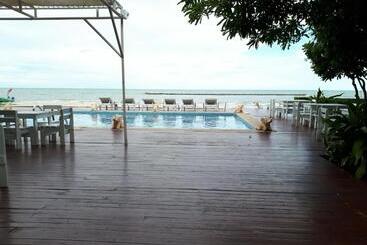 هتل Sea Sky Resort
