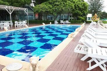 هتل Sea Sky Resort