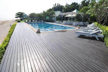 هتل Sea Sky Resort