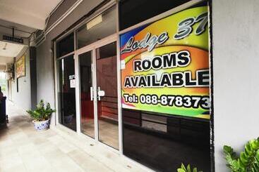 هتل Lodge 37